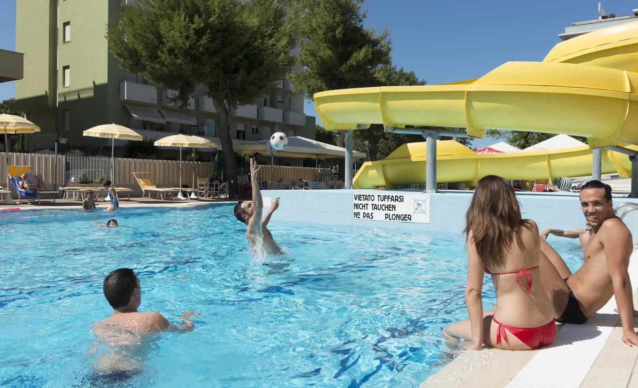 Solemare Hotel E Residence Misano Adriatico Exterior photo